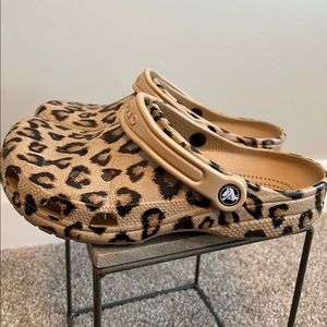 Crocs leopard print clogs